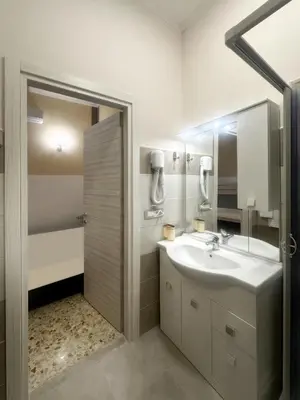 Bagno di Lenny House
