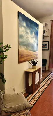 Area soggiorno di Artist Apartment Napoli center ampio ed elegante