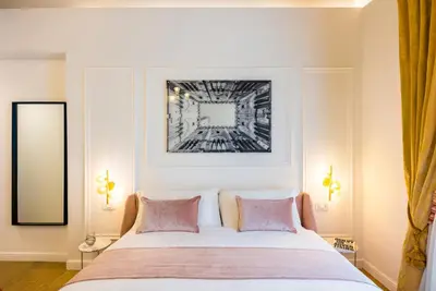 Letto o letti in una camera di Themis Toledo - Private Spa Apartment