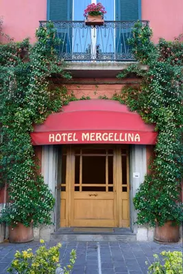 Facciata o entrata di Hotel Mergellina