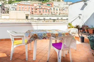 Balcone o terrazza di La Terrazza sui Quartieri Stanza e bagno Privati in Appartamento Condiviso