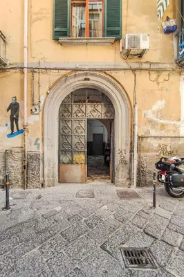 Facciata o entrata di La Terrazza sui Quartieri Stanza e bagno Privati in Appartamento Condiviso