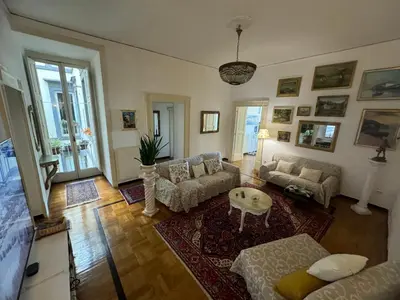 Area soggiorno di Interno 12 (140 mq)
