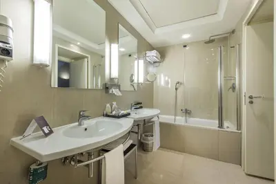 Bagno di Palazzo Caracciolo Naples