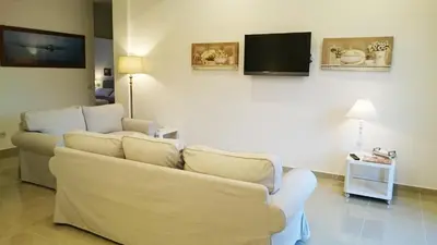 TV o dispositivi per l'intrattenimento presso Guantai 30