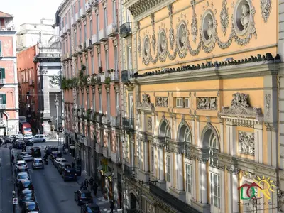 Vista generica su Napoli o vista sulla città dall'interno del bed & breakfast