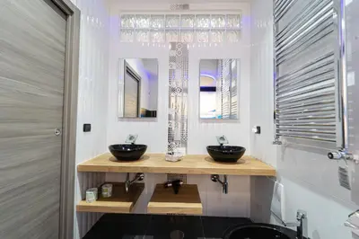 Bagno di Al Campanile H Napoli Centro, by ClaPa Group Dislocated Hospitality