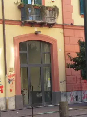 Facciata o entrata di B & B Luca Giordano n6