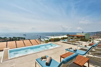 Piscina di De Bonart Naples, Curio Collection By Hilton o nelle vicinanze