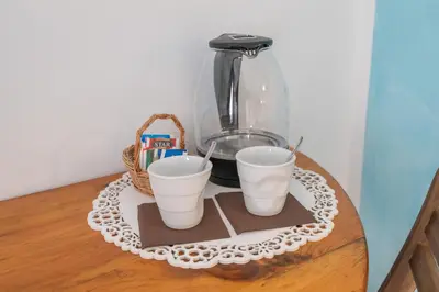 Set per la preparazione di tè e caffè presso B&B DolceVita Napoli