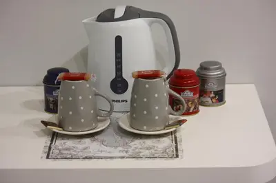 Set per la preparazione di tè e caffè presso Recia Room
