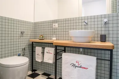 Bagno di Napoliamo Guest House