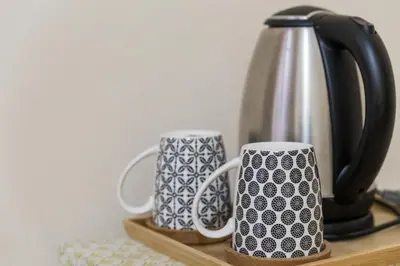 Set per la preparazione di tè e caffè presso Chiaia 205 By Dimorra
