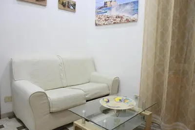 Area soggiorno di Fira's home