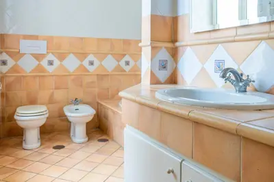 Bagno di Maiorani Family Apartment nel Centro di Napoli by Wonderful Italy