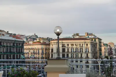 Vista generica su Napoli o vista sulla città dall'interno del bed & breakfast