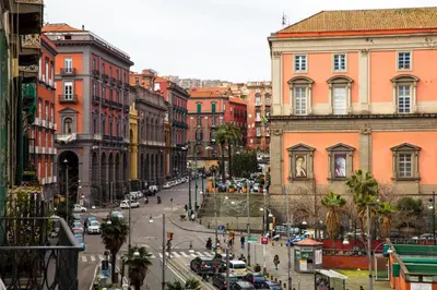 Vista generica su Napoli o vista sulla città dall'interno del bed & breakfast
