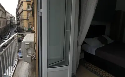 Balcone o terrazza di MB95 - Mezzocannone Luxurious Bed&Breakfast