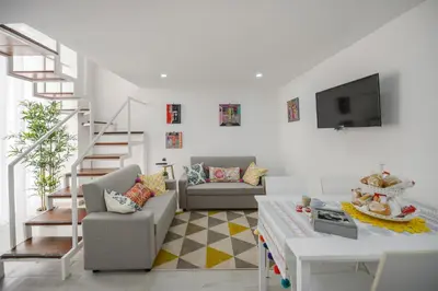 TV o dispositivi per l'intrattenimento presso MIRANDA APARTMENTS nel cuore del Vomero