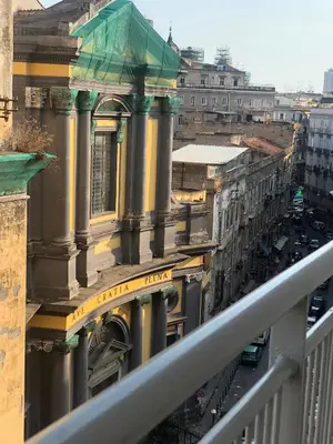 Vista generica su Napoli o vista sulla città dall'interno del bed & breakfast