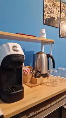 Set per la preparazione di tè e caffè presso Maison Zazà Naples