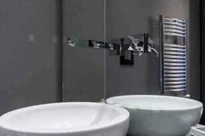 Bagno di Crystal skyline neapolis