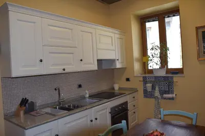 Cucina o angolo cottura di le case della baia di Napoli