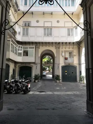 Facciata o entrata di Casa Wenner 1