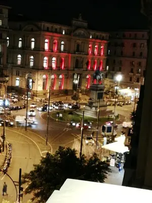 Vista generica su Napoli o vista sulla città dall'interno del bed & breakfast