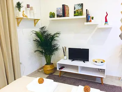 TV o dispositivi per l'intrattenimento presso Lorenzo's Art Studio - SpaccaNapoli 2 minuti