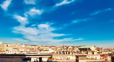 Vista generica su Napoli o vista sulla città dall'interno del bed & breakfast