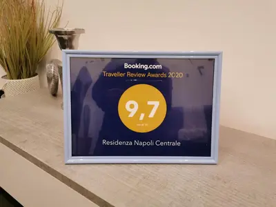 Certificato, attestato, insegna o altro documento esposto da Residenza Napoli Centrale