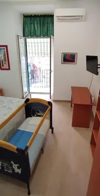 TV o dispositivi per l'intrattenimento presso Casa vacanze Napoli Centro Carmen & Sara