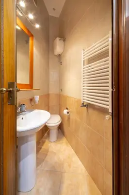 Bagno di The Dante Apartment By HouseinNaples