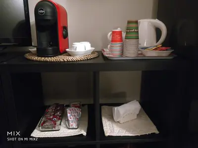 Set per la preparazione di tè e caffè presso B&B Baggere