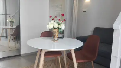Area soggiorno di Piano Nobile by Napoliapartments