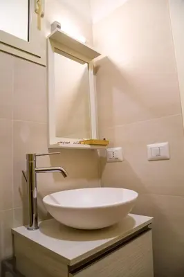 Bagno di Borgo Angioino