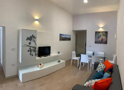 TV o dispositivi per l'intrattenimento presso la terrazza sul porto