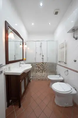 Bagno di Cattedrale Duomo 77 Apartments