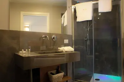 Bagno di Be Italian Flat Piazza Bovio 22