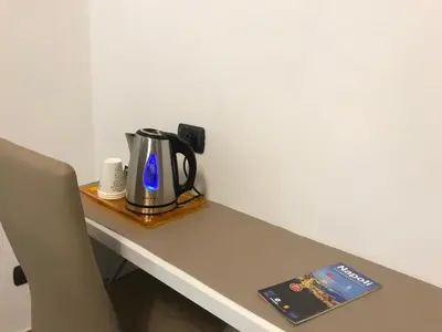 Set per la preparazione di tè e caffè presso Base Napoli Plebiscito