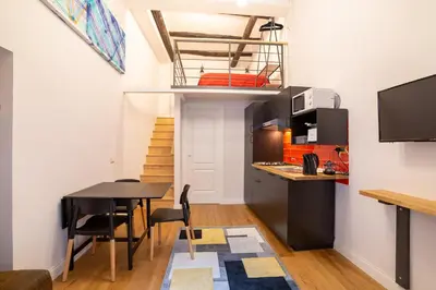 Cucina o angolo cottura di Design Studio Flat Next Sorbillo on Tribunali St By HouseinNaples