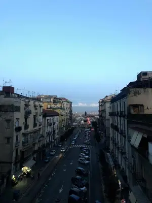 Vista generica su Napoli o vista sulla città dall'interno del bed & breakfast