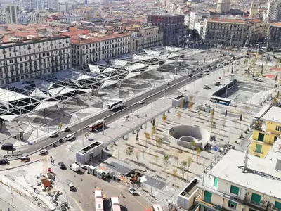 Vista generica su Napoli o vista sulla città dall'interno del bed & breakfast