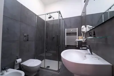 Bagno di Royal House Napoli Centro, by ClaPa Group
