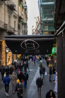 Ospiti di FAGì Rooms In Naples