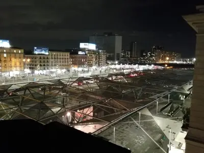 Vista generica su Napoli o vista sulla città dall'interno dell'appartamento