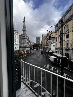 Vista generica su Napoli o vista sulla città dall'interno del bed & breakfast
