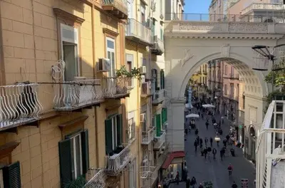 Ospiti di Casa Cupiello Via Chiaia - Casa Vacanze ad uso Esclusivo