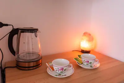 Set per la preparazione di tè e caffè presso L'Attico Fuggente